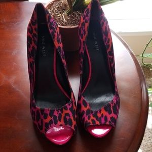 Nine West multicolor peep toe pump